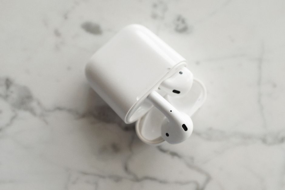 How to Clean Earbuds and Headsets Without Damaging Them