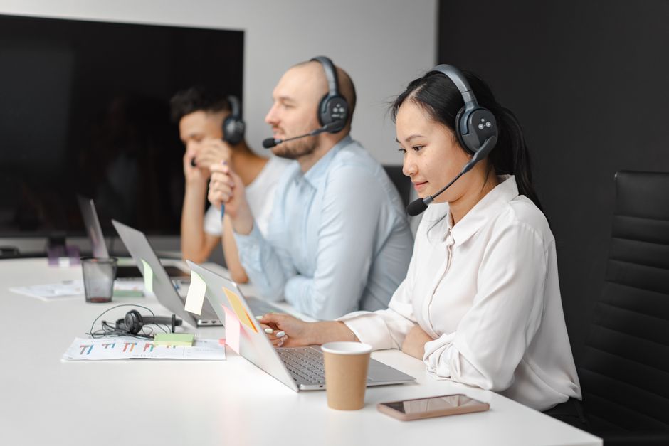 How to Pick a Headset for Your Phone, Tablet, or Computer