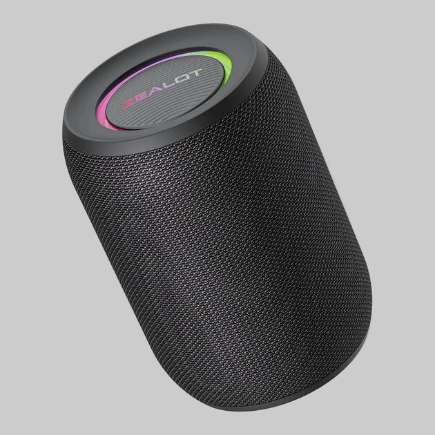 Wireless outdoor speakers